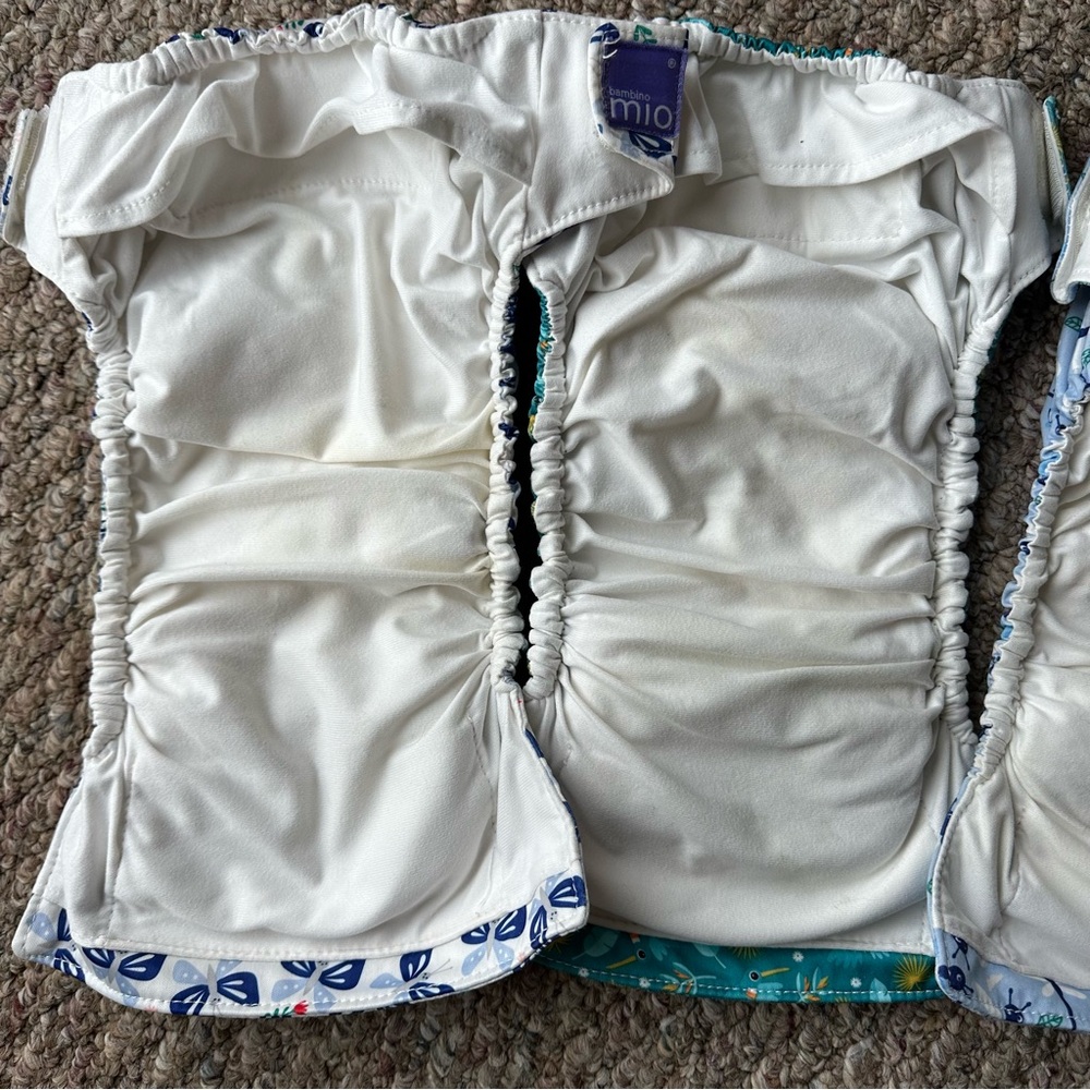 8 Assorted Cloth Diapers - Pink, Blue, Green, Cream - Picture 4 of 14